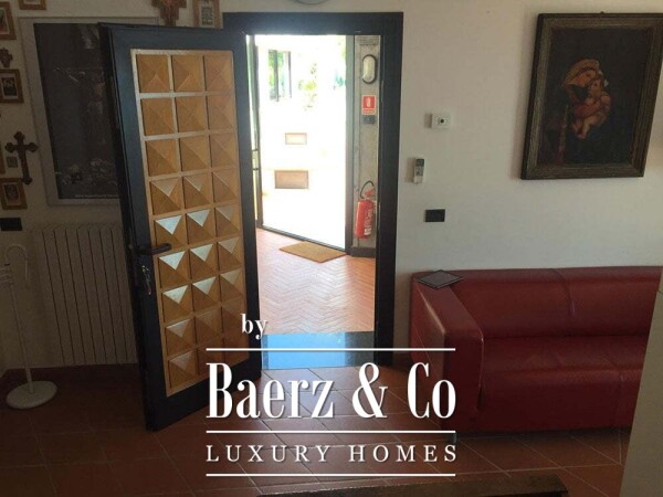 photo 18 Villa for sale 405 m²