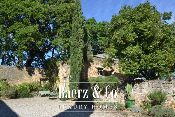 photo 5 Historic manor house overlooking Mont Ventoux