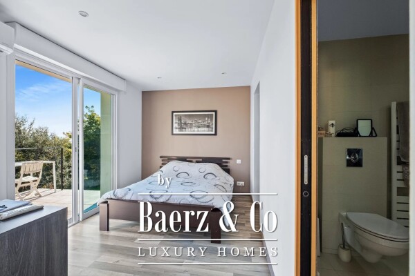 photo 9 Villa with sea view located in Mandelieu