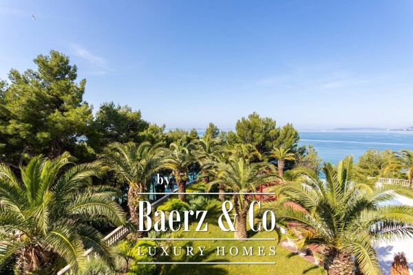 photo 5 Podstrana, a unique villa in the most desirable location in Split