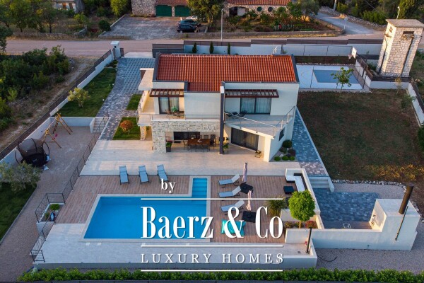 photo 4 Šibenik, luxury villa with swimming pool and basketball court