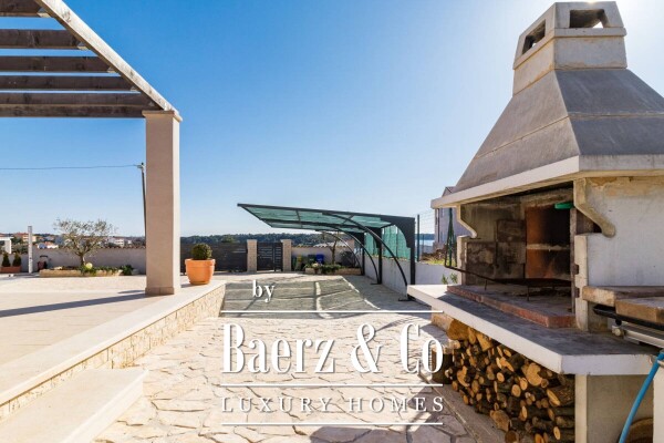 photo 5 Medulin, luxury villa with a swimming pool and a large garden of 1050 m2, 300 m from the beach