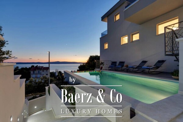 photo 3 Podgora, luxurious newly built villa with swimming pool