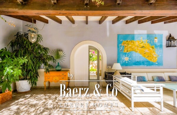 photo 4 IMPRESSIVE SEA-FRONT VILLA IN CALAN BLANES