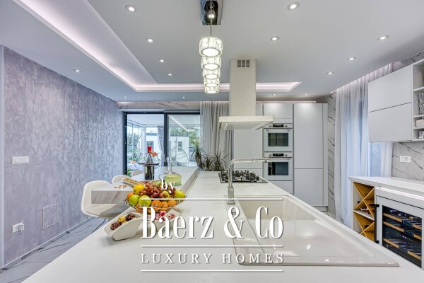 photo 9 Rovinj, an impressive family villa with a pool located in a quiet location