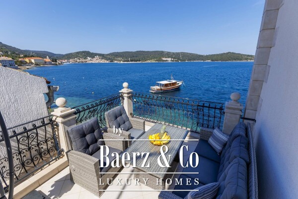 photo 8 Vis, beautiful stone villa, 1st row by the sea, unique on the market