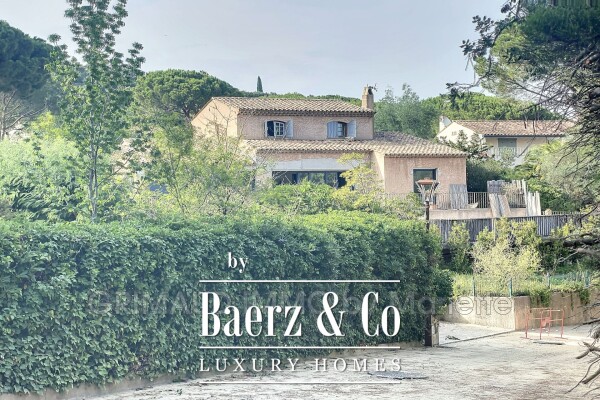 photo 1 Grimaud, France