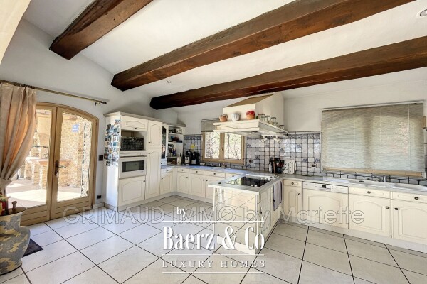 photo 12 Grimaud, France