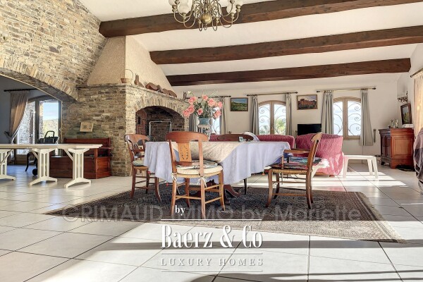 photo 13 Grimaud, France