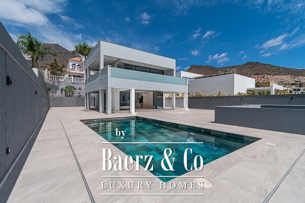 photo 32 Maravillosa villa recién terminada en Costa Adeje