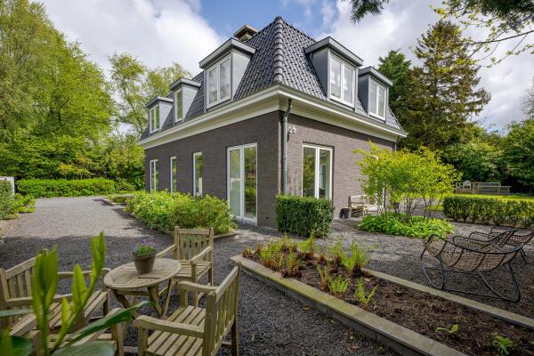 photo 62 van Brouchovenlaan 6