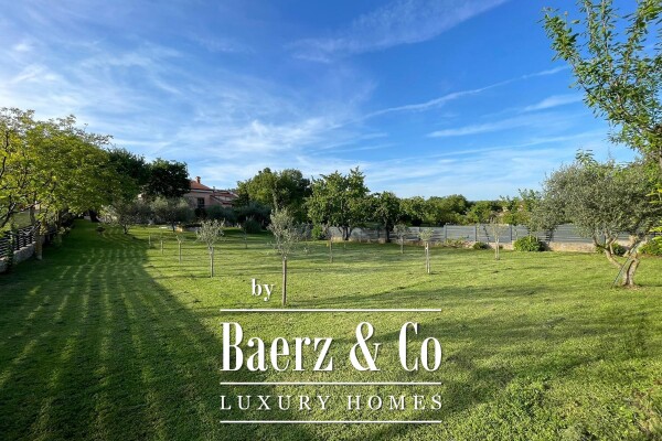 photo 4 Rovinj, Rovinjsko Selo, elegant, luxurious house 380 m2 with 4 residential units and a beauutifu...