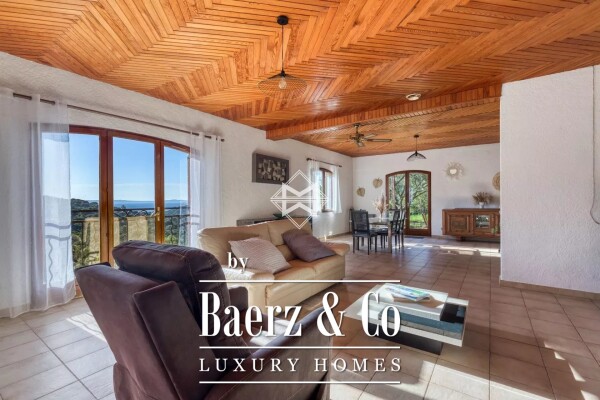 photo 4 Villa in Harmony with Nature - Le Lavandou