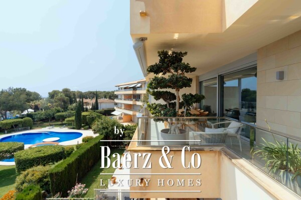 photo 33 Spacious apartment with sea views, parking and pool