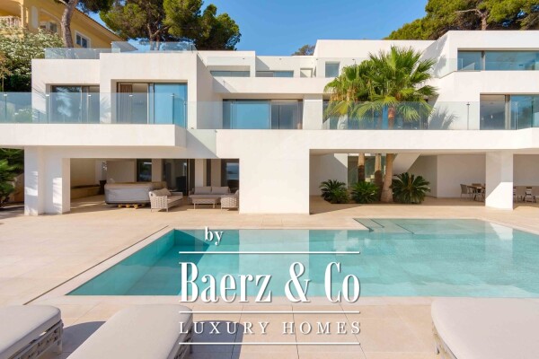 photo 3 Modern seafront villa in Cala Vinyes