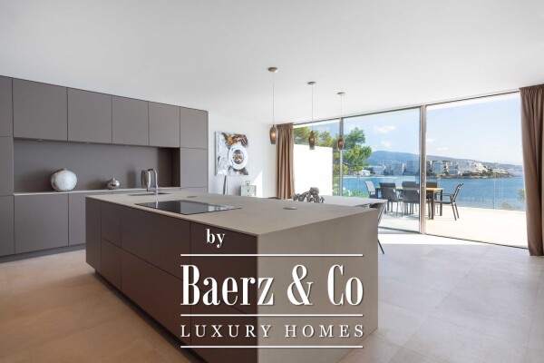 photo 6 Modern seafront villa in Cala Vinyes