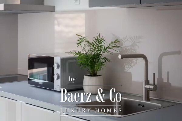 photo 12 Vis, Komiža, newly built house in the center of town