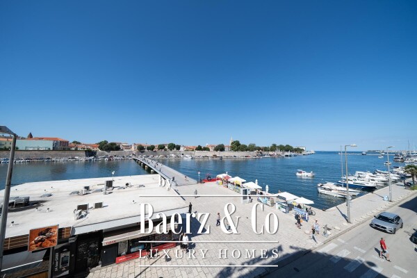 photo 1 Zadar, Branimirova obala, three-bedroom apartment with sea view