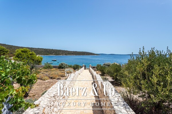 photo 15 Vinišće – 1st row house placed on a spacious plot with stunning view and exceptional potential