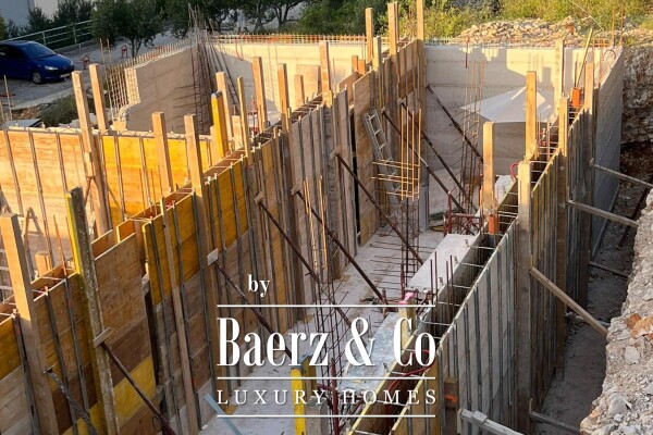 photo 4 Brač, Sutivan – villa with two residential units in the 3rd row from the sea