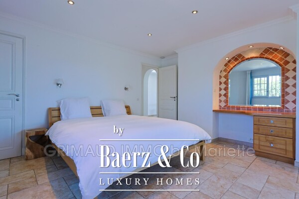 photo 8 Grimaud, France