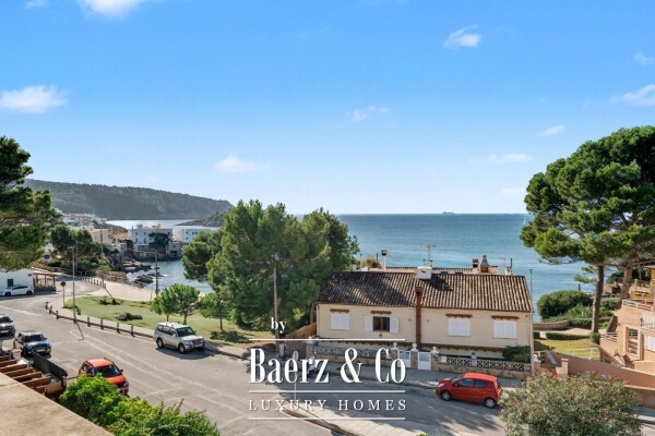 photo 2 Singular house with open sea views and private rooftop