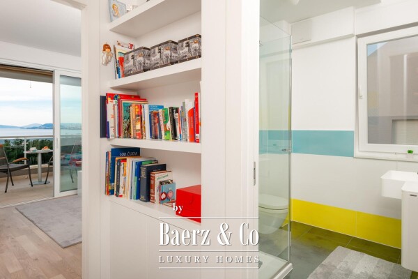 photo 13 Podstrana, luxury four bedroom apartment with a beautiful sea view and 2 garages