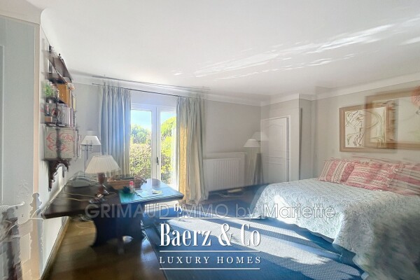 photo 8 Grimaud, France