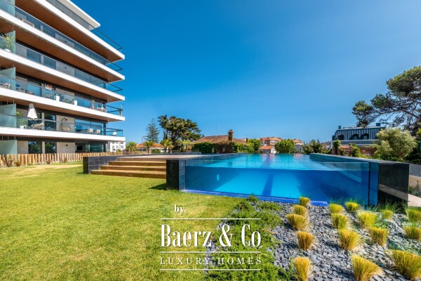 photo 1 4 bedroom flat with private garden, in Carcavelos