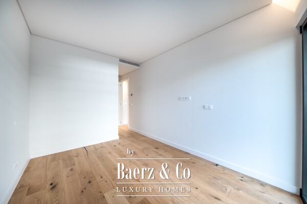 photo 29 4 bedroom flat with private garden, in Carcavelos