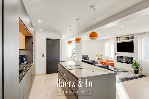 photo 12 Renovated 2-bedroom apartment for sale – Saint-Raphaël city centre – large south-facing terrace – 2 en-suite bedrooms