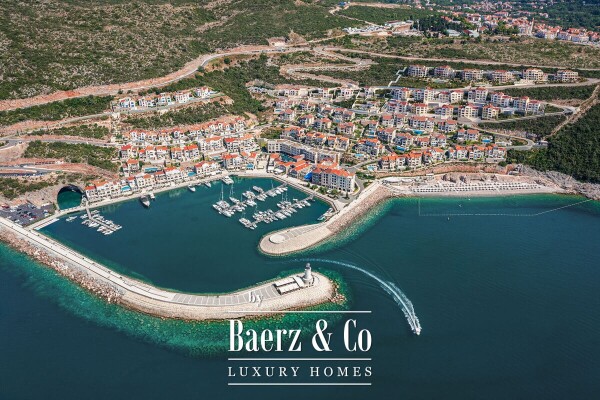 photo 3 Luxury Apartment in Montenegro with a Sea View