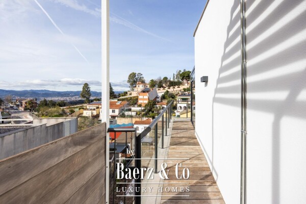 photo 34 Contemporary Elegance, Absolute Light and an Exclusive Lifestyle