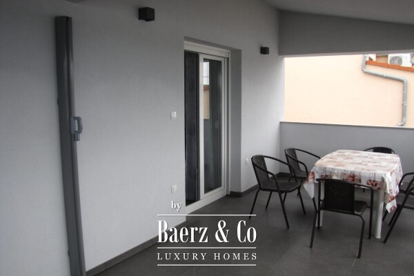 photo 30 Kruševo, Crna Punta, beautiful house first row to the sea with three residential units