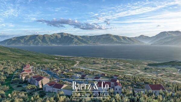 photo 7 Beautiful Golf Villa with a Panoramic Sea View in Montenegro