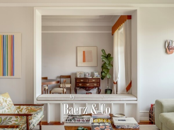 photo 3 Elegant Three-Bedroom Apartment Between Eduardo VII Park and Amoreiras