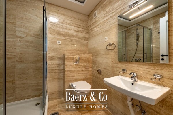 photo 8 Three Bedroom Aprtment in Przno With A Sea view